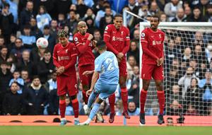 Man City 2-2 Liverpool: Xứng đáng Top 1
