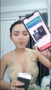 Ngân 98 - Trang Trần và loạt chị em ăn mặc phản cảm khi livestream