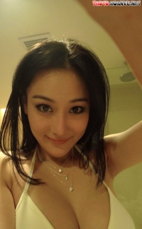 Zhang Xin mặt xinh, ngực khủng