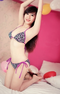 Nu Phạm ngọt ngào với bikini