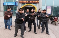 Công nhân nhảy Gangnam Style để đòi nợ