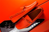 giày "hàng hiệu" mang logo.....siêu xe.
