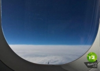 Bí mật về chiếc lỗ nhỏ trên cửa sổ máy bay