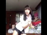 Em gái Thái Lan nhảy vũ điệu tập thể dục 'Tha Bo Bay' gây sốt