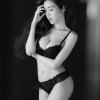 Bộ ảnh ko thể cưỡng của Elly Trần với đồ ngủ - khăn giấy 1 cuộn