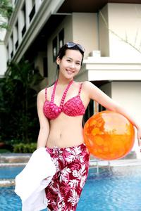 Mỹ nhân 'Ký sinh trùng' diện bikini :x