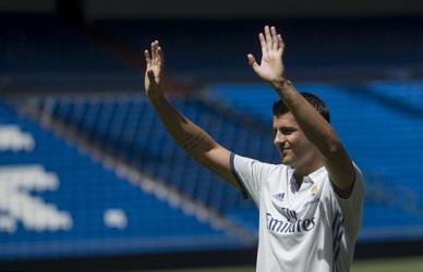 Tân binh 30 triệu euro rạng rỡ ra mắt Real Madrid