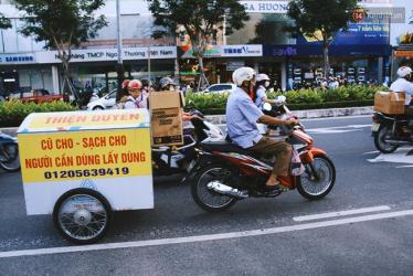 Chiếc xe đặc biệt của ông cụ gần 80 tuổi,người Đà Nẵng nào nhìn thấy trên phố cũng ấm lòng!