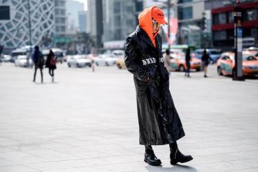 Sơn Tùng M-TP bị tố sao chép ý tưởng trang phục ở Seoul