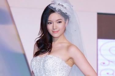Chuyện đời Hoa hậu TQ 2 lần lộ ảnh nóng: Bị TVB hắt hủi vì quá béo, nay tìm được chân ái bên chồng đại gia