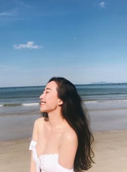 Cách "sống ảo mọi mặt trận vẫn đẹp" của hot girl Đà Nẵng