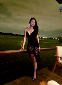 Cô giáo dạy nấu ăn, đã đẹp lại còn khéo khiến vạn anh em xin cưới