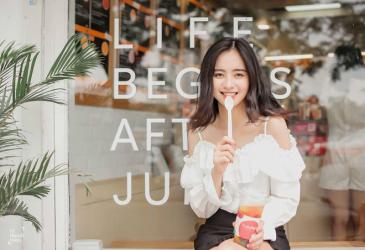 Cô gái mặc áo dài xinh ngất ngây đứng bên đồi hoa tam giác mạch - Bạn đã lùng ra danh tính?