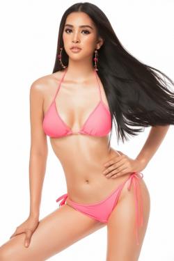 Tiểu Vy khoe thân hình đẹp chuẩn thế giới trong bộ ảnh diện bikini