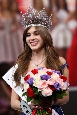 Nhan sắc của Hoa hậu Nga 2019