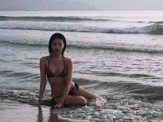 Yu Dương chăm đăng ảnh mặc bikini, khoe thân hình gợi cảm