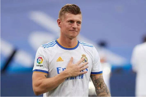 Một năm Thi đấu nữa! Romano: Toni Kroos gia hạn hợp đồng 1 năm với Real Madrid