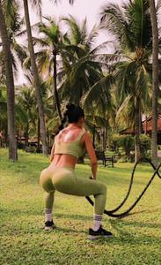 Angela Phương Trinh khiến netizen tái mặt vì cảnh tập gym