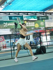 Danh tính cô gái bị mắng "gọi vốn" trên sân pickleball vì mặc mát mẻ: Chính chủ đáp trả căng