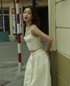 Dàn hoa hậu 'đọ' street style mùa hè